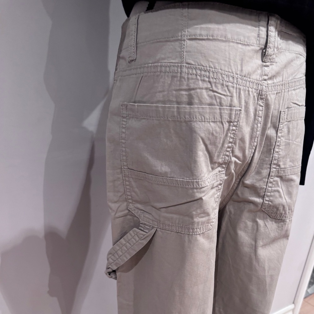 NWT Woman’s Beige Low Waisted Cargo Pants Size L with Pockets and Belt Loops - Picture 10 of 11